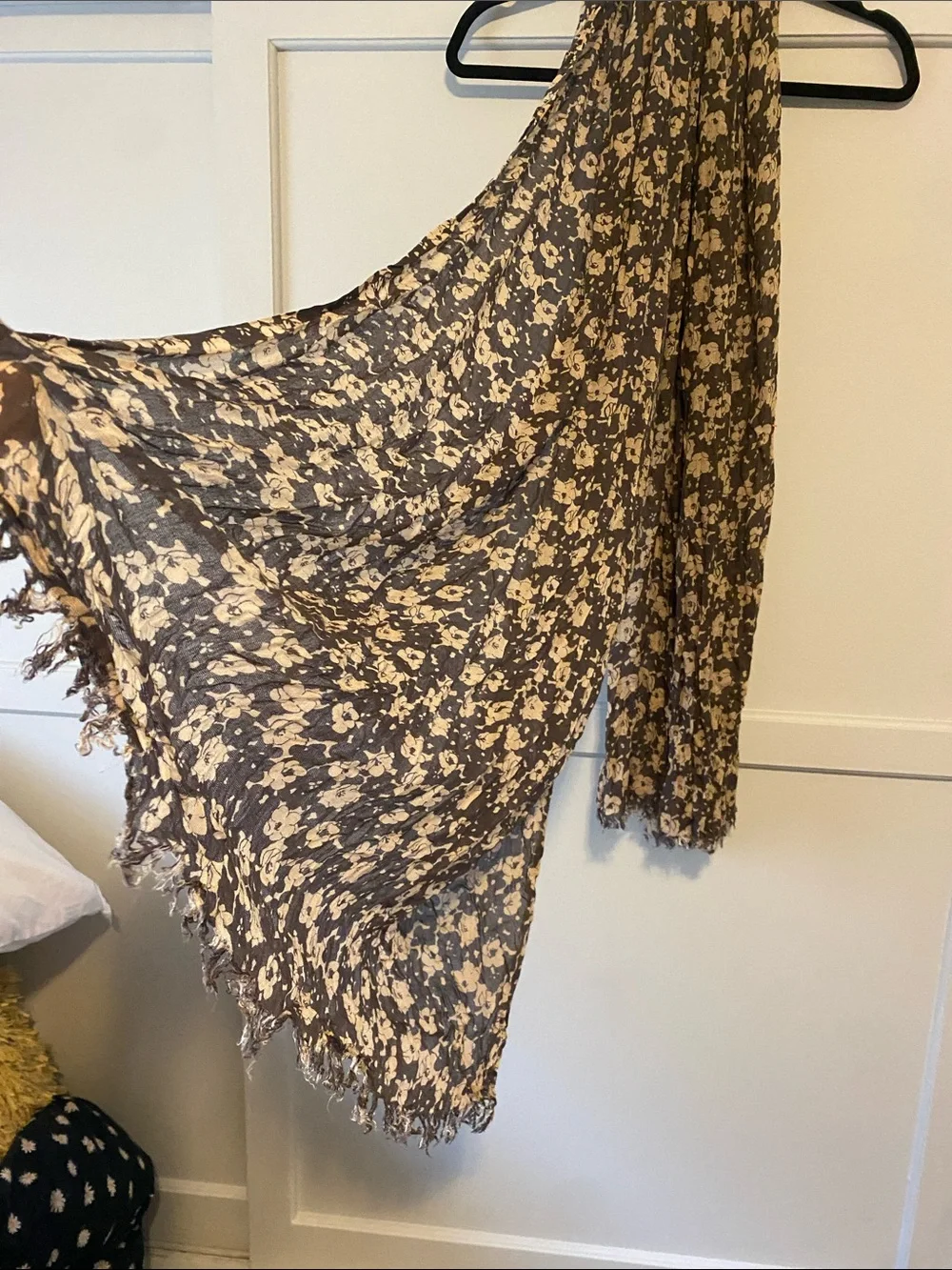 American Eagle Outfitters Brown and Cream Floral Wrap Scarf